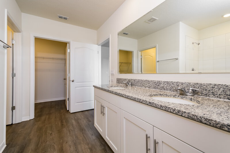 3,080/Mo, 2176 Bridlewood Dr Kissimmee, FL 34744 Main Bathroom View