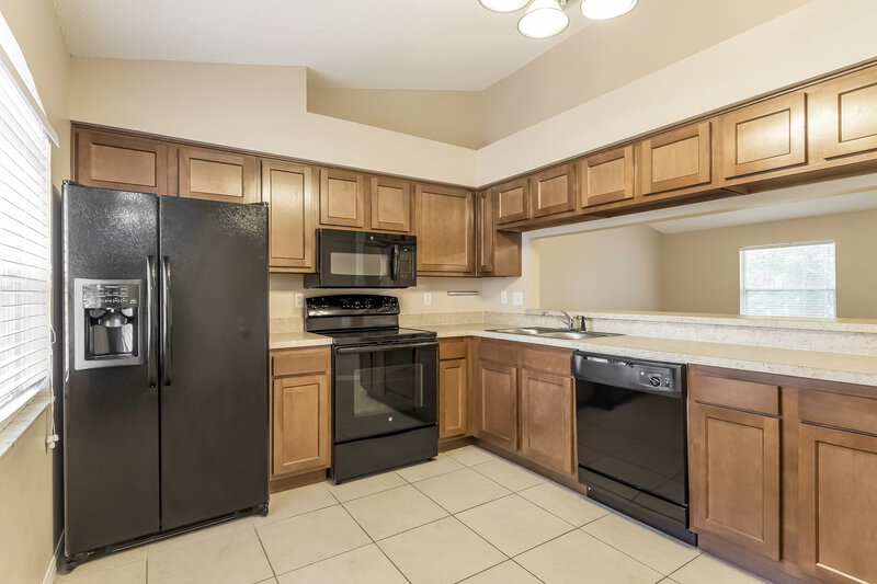 1,960/Mo, 16123 Hillside Cir Montverde, FL 34756 Kitchen View