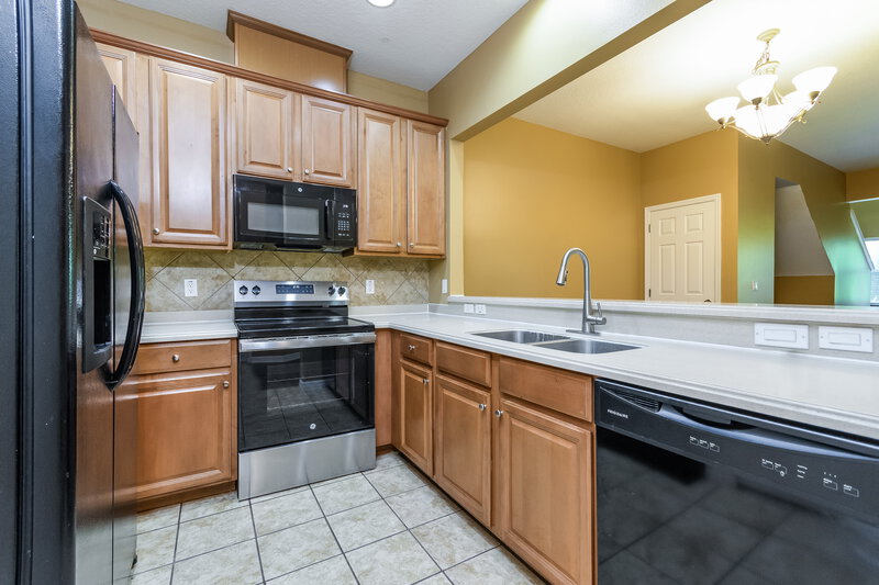 2,175/Mo, 1843 Sunset Palm Dr Apopka, FL 32712 Kitchen View 2
