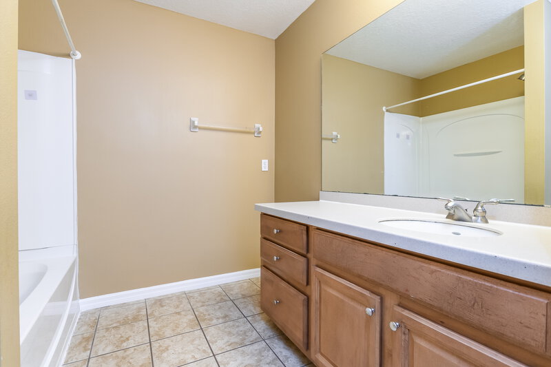 2,175/Mo, 1843 Sunset Palm Dr Apopka, FL 32712 Bathroom View
