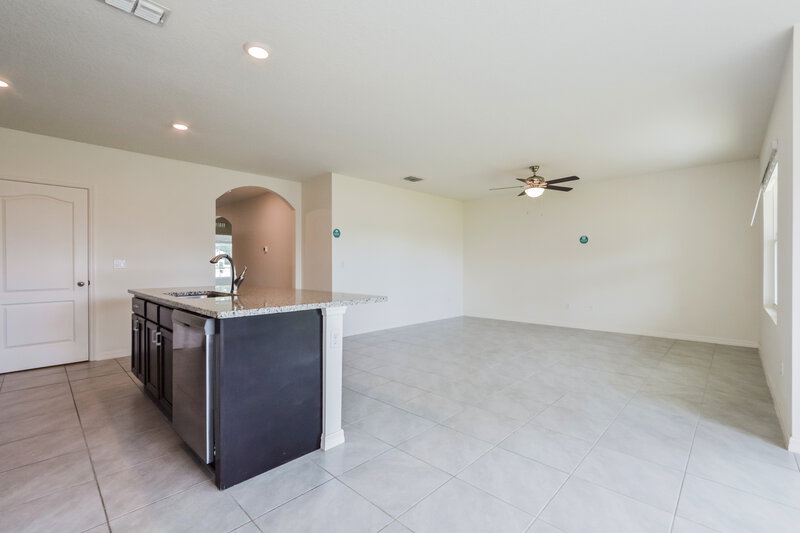 2,255/Mo, 3700 Holly Grove Ln Mount Dora, FL 32757 Kitchen View