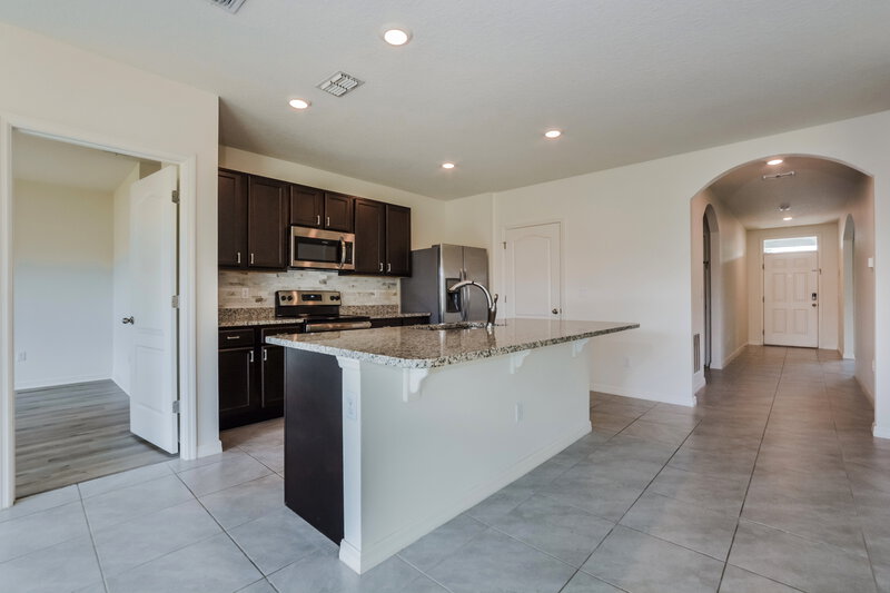 2,255/Mo, 3700 Holly Grove Ln Mount Dora, FL 32757 Kitchen View 2