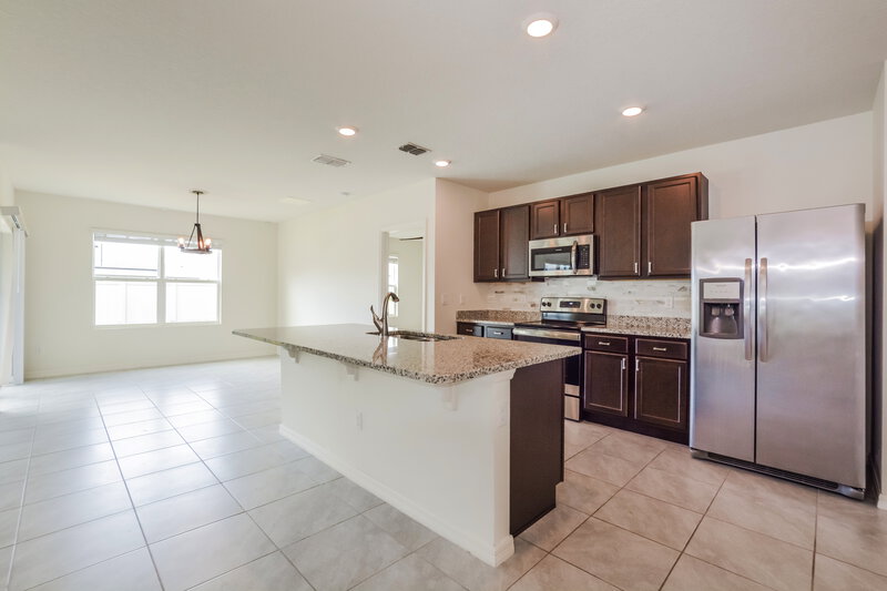2,255/Mo, 3700 Holly Grove Ln Mount Dora, FL 32757 Kitchen View 3