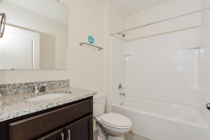 2,255/Mo, 3700 Holly Grove Ln Mount Dora, FL 32757 Bathroom View