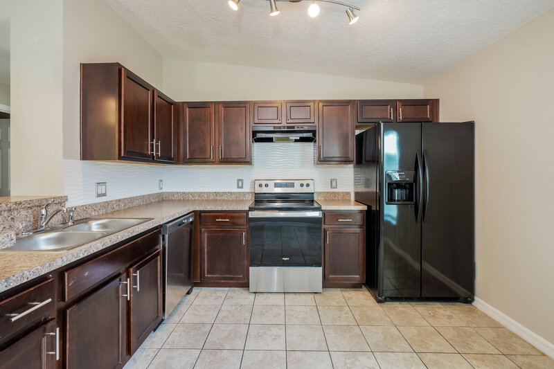 3,250/Mo, 7124 Holly Creek Rd Mount Dora, FL 32757 Kitchen View