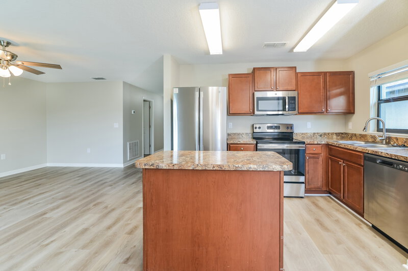 1,805/Mo, 2365 Bracknell Forest Trl Tavares, FL 32778 Misc View 5