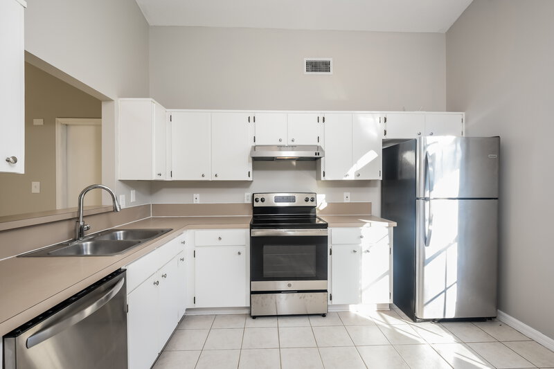2,165/Mo, 193 Burnsed Pl Oviedo, FL 32765 Kitchen View