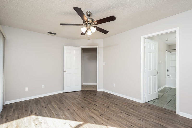 2,165/Mo, 193 Burnsed Pl Oviedo, FL 32765 Main Bedroom View 2