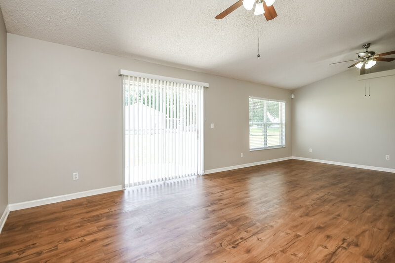 1,995/Mo, 15212 Margaux Dr Clermont, FL 34714 Living Room View
