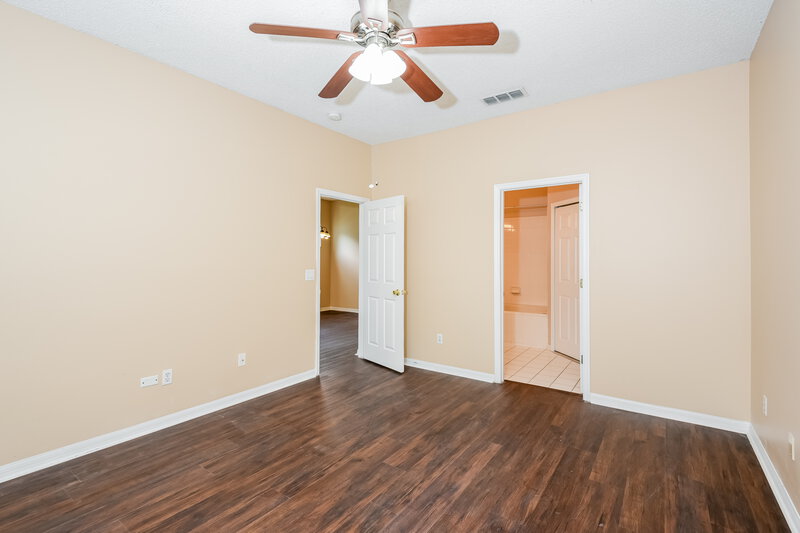 2,260/Mo, 14436 Chicora Crossing Blvd Orlando, FL 32828 Main Bedroom View 2
