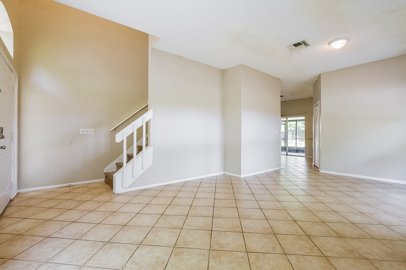 2,360/Mo, 67 Abbey Hollow Dr Apopka, FL 32712 Living Room View 3