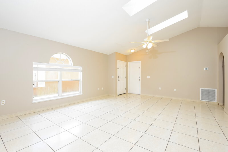 1,970/Mo, 12702 Parkbury Dr Orlando, FL 32828 Living Room View