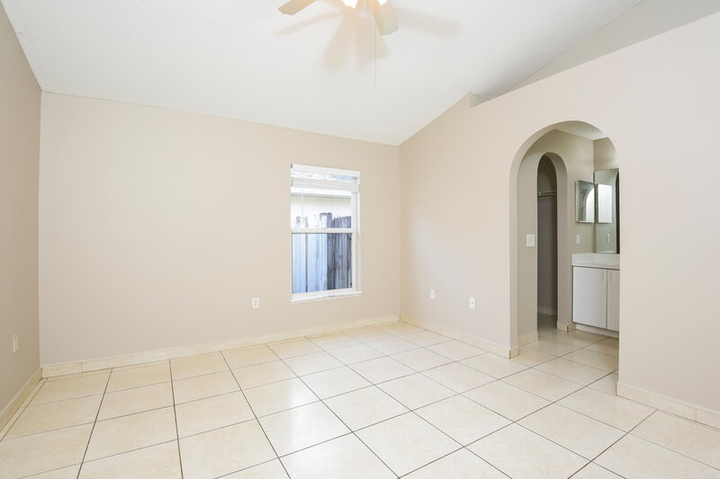 1,970/Mo, 12702 Parkbury Dr Orlando, FL 32828 Living Room View 3