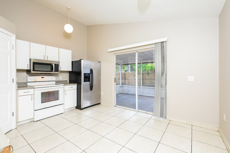 1,970/Mo, 12702 Parkbury Dr Orlando, FL 32828 Kitchen View