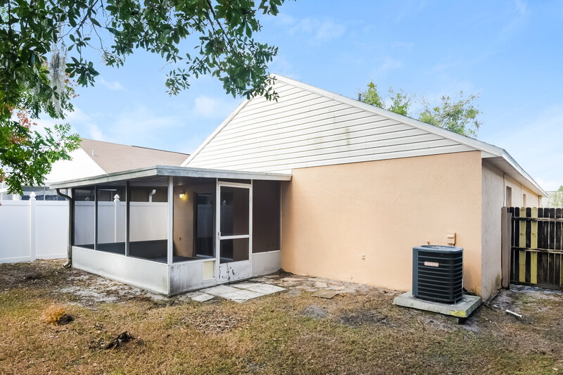 1,970/Mo, 12702 Parkbury Dr Orlando, FL 32828 Rear View