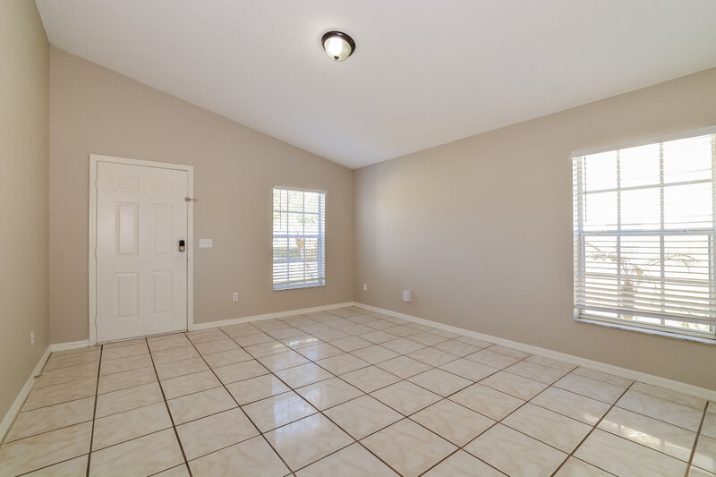 0/Mo, 166 Diamond Ridge Blvd Auburndale, FL 33823 Living Room View