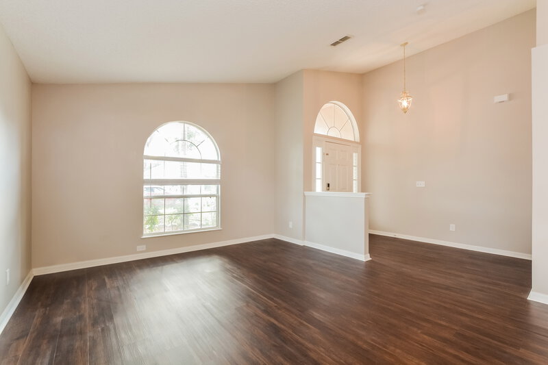 2,125/Mo, 3949 Hillingdon Rd Tavares, FL 32778 Living Room View