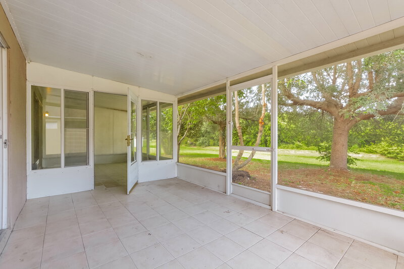 2,125/Mo, 3949 Hillingdon Rd Tavares, FL 32778 Sun Room View