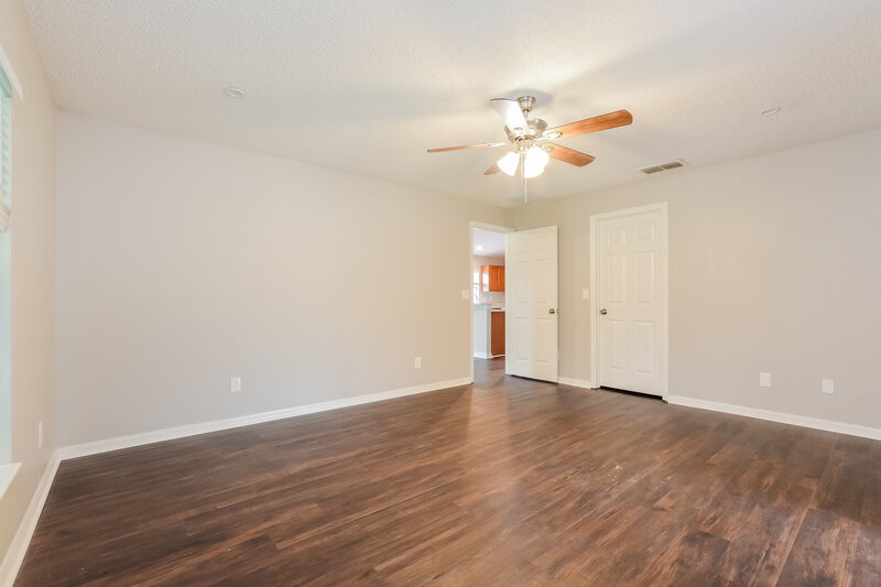 2,125/Mo, 3949 Hillingdon Rd Tavares, FL 32778 Main Bedroom View
