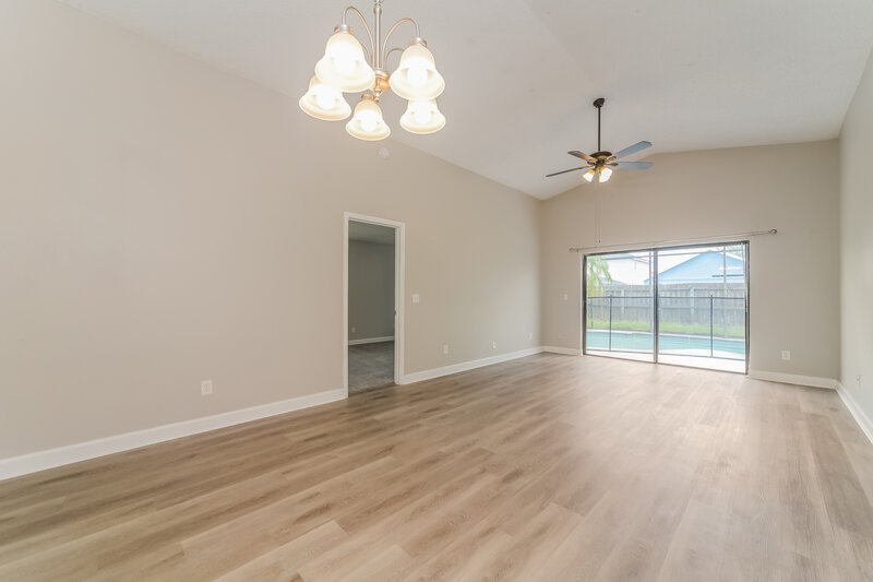 2,450/Mo, 13230 Boulder Woods Cir Orlando, FL 32824 Living Room View 2