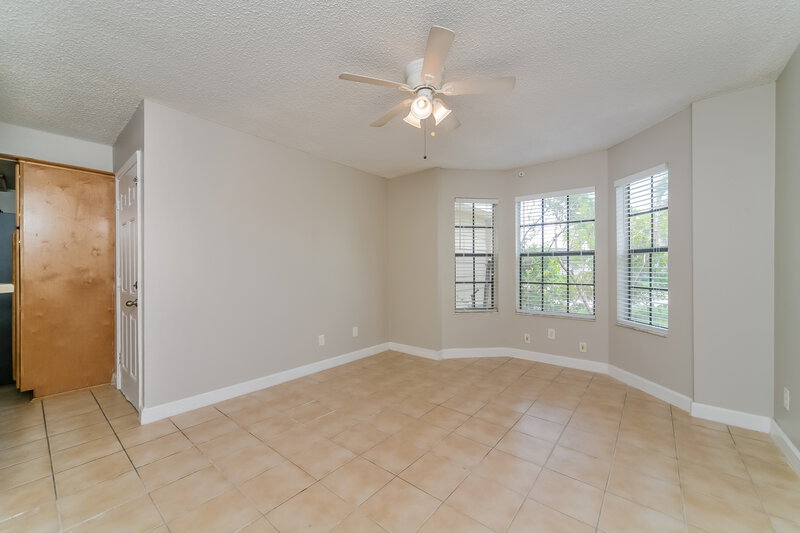 2,450/Mo, 13230 Boulder Woods Cir Orlando, FL 32824 Family Room View