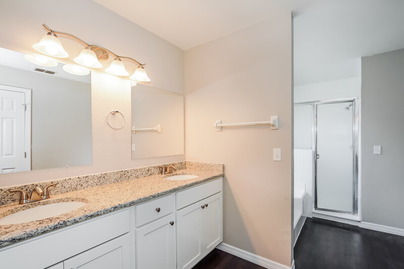 2,145/Mo, 1085 Jennie Ridge Trl Kissimmee, FL 34747 Main Bathroom View