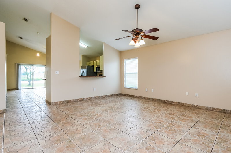 1,825/Mo, 3320 Kelsey Ln Saint Cloud, FL 34772 Living Room View 2