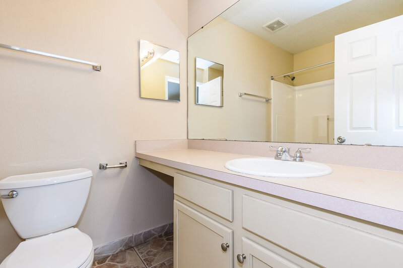 1,825/Mo, 3320 Kelsey Ln Saint Cloud, FL 34772 Main Bathroom View