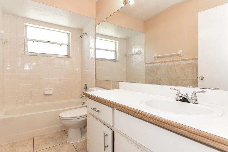 2,165/Mo, 1095 Jennie Ridge Trl Kissimmee, FL 34747 Bathroom View