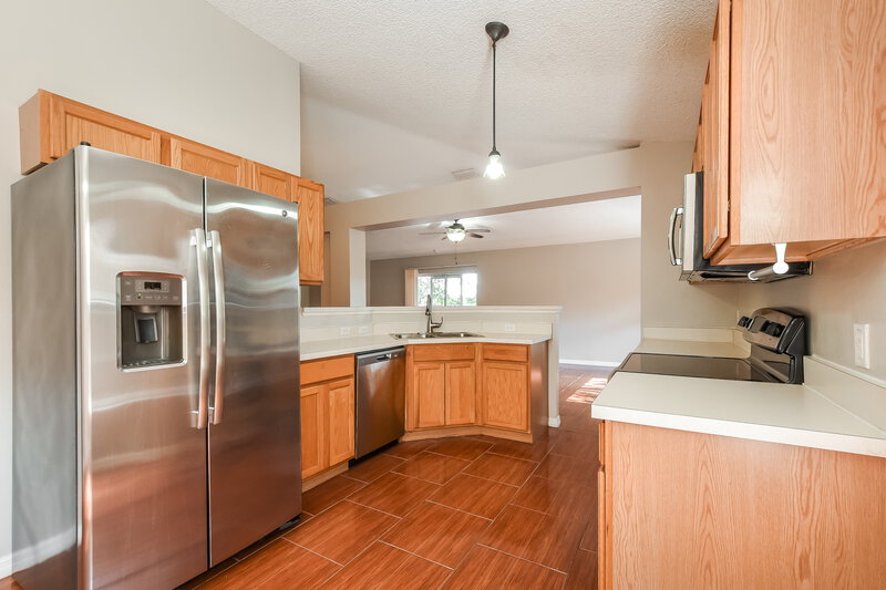 1,760/Mo, 681 Brown Bear Ct Saint Cloud, FL 34772 Kitchen View