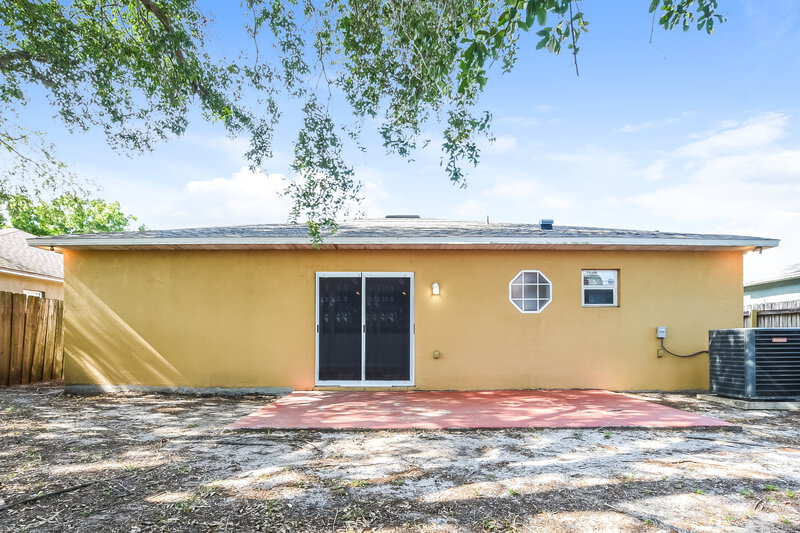1,760/Mo, 681 Brown Bear Ct Saint Cloud, FL 34772 Rear View