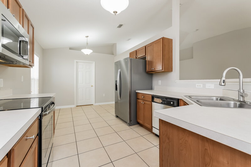 3,440/Mo, 5270 Silver Thistle Ln Saint Cloud, FL 34772 Kitchen View