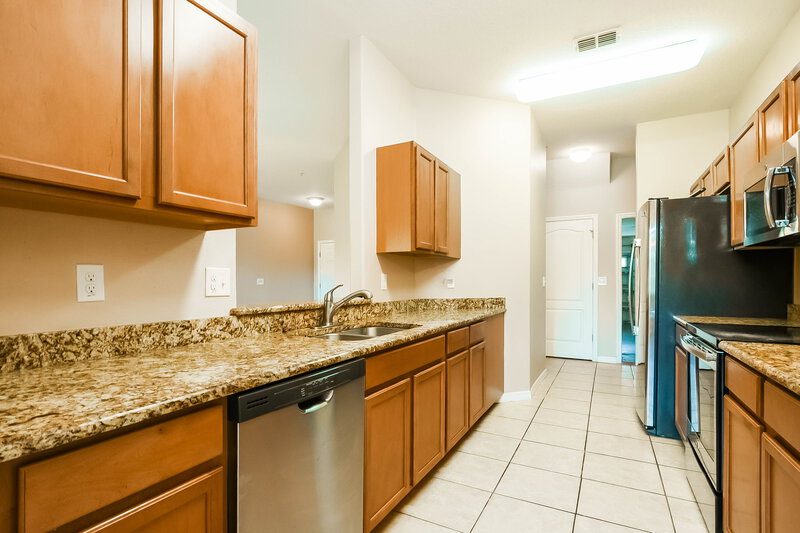 2,215/Mo, 15509 Oxley St Winter Garden, FL 34787 Kitchen View