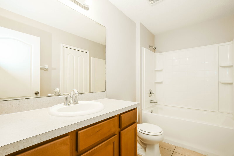 2,215/Mo, 15509 Oxley St Winter Garden, FL 34787 Bathroom View