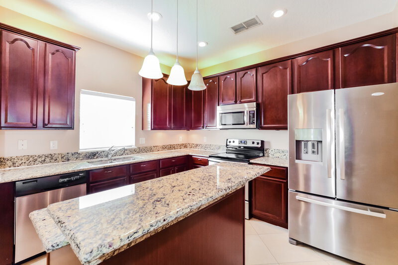 2,275/Mo, 209 Casa Marina Pl Sanford, FL 32771 Kitchen View 2