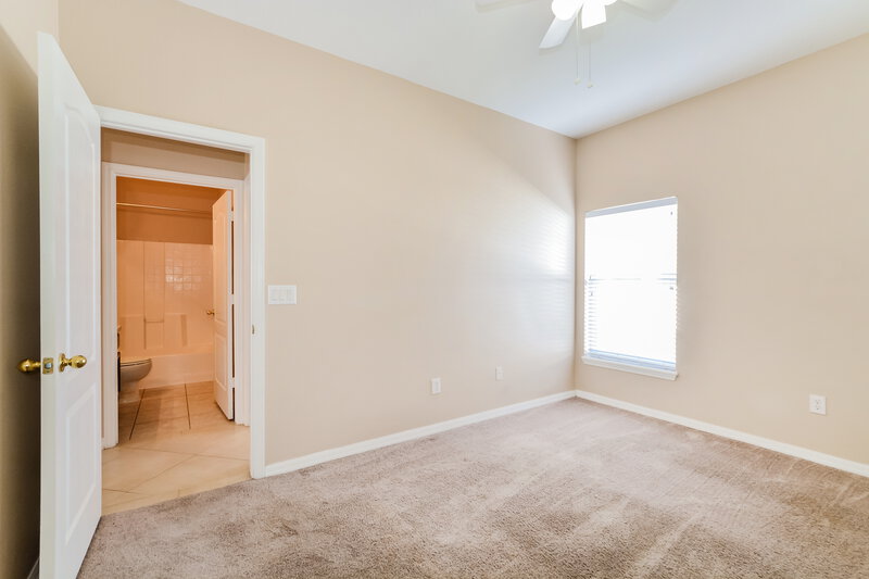 2,275/Mo, 209 Casa Marina Pl Sanford, FL 32771 Main Bedroom View 3