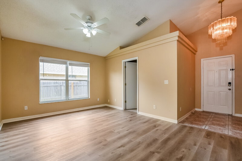 2,085/Mo, 1153 Sheeler Hills Dr Apopka, FL 32703 Living Room View