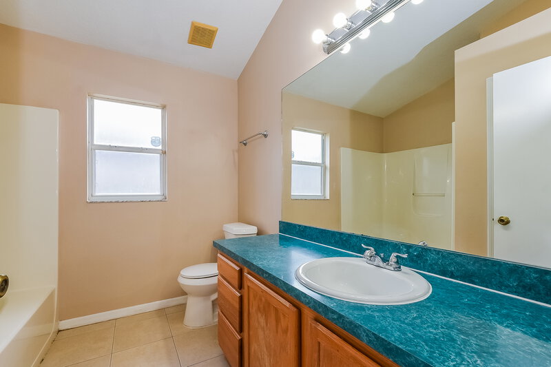 2,085/Mo, 1153 Sheeler Hills Dr Apopka, FL 32703 Main Bathroom View