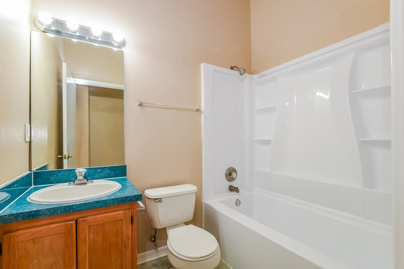 2,085/Mo, 1153 Sheeler Hills Dr Apopka, FL 32703 Bathroom View