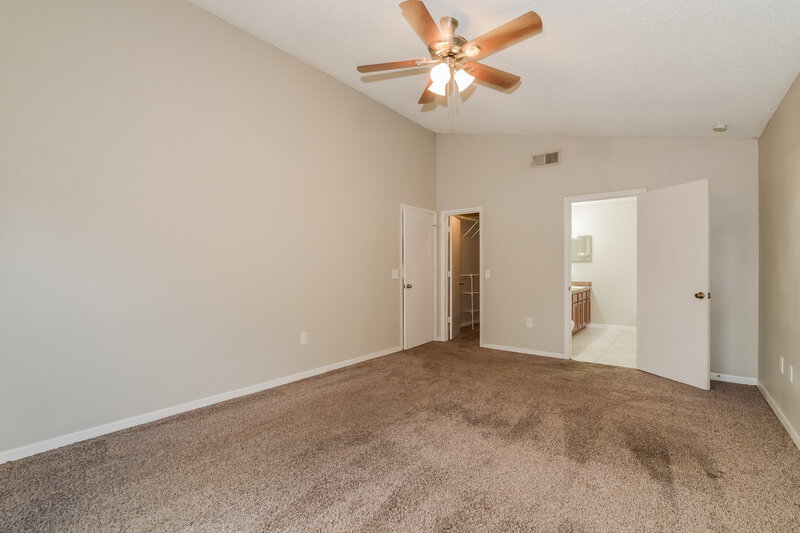 2,050/Mo, 5158 Log Wagon Rd Ocoee, FL 34761 Main Bedroom View 2