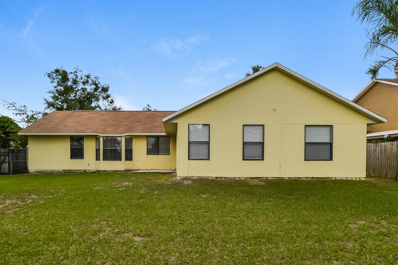 2,050/Mo, 5158 Log Wagon Rd Ocoee, FL 34761 Rear View
