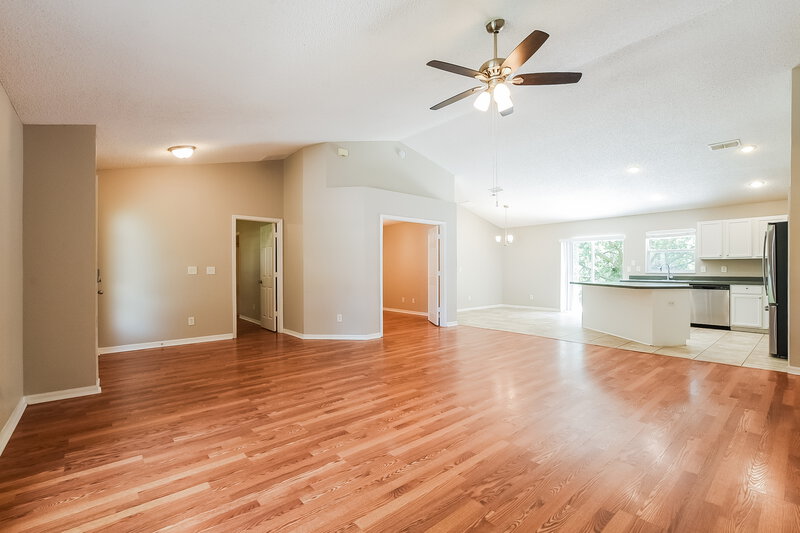2,125/Mo, 1320 Rain Forest Ln Minneola, FL 34715 Living Room View