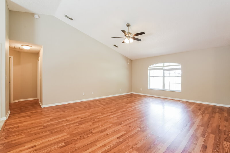 2,125/Mo, 1320 Rain Forest Ln Minneola, FL 34715 Living Room View 3