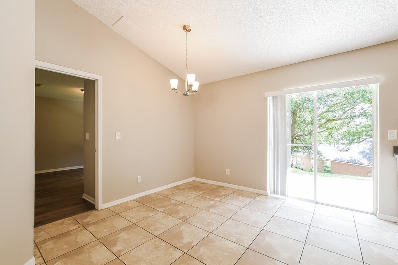 2,125/Mo, 1320 Rain Forest Ln Minneola, FL 34715 Dining Room View