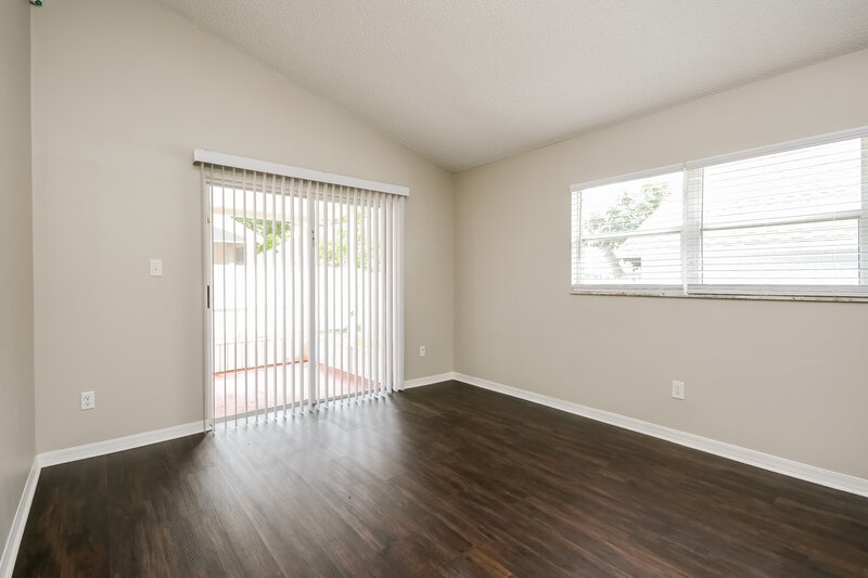 2,005/Mo, 2025 White Eagle St Clermont, FL 34714 Family Room View 2