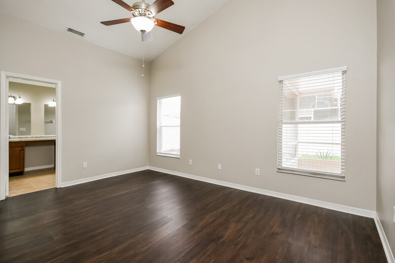 2,005/Mo, 2025 White Eagle St Clermont, FL 34714 Main Bedroom View