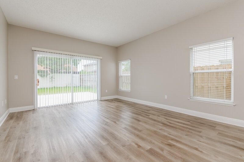 2,670/Mo, 13212 Canna Lily Dr Orlando, FL 32824 Living Room View