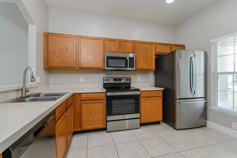 2,670/Mo, 13212 Canna Lily Dr Orlando, FL 32824 Kitchen View