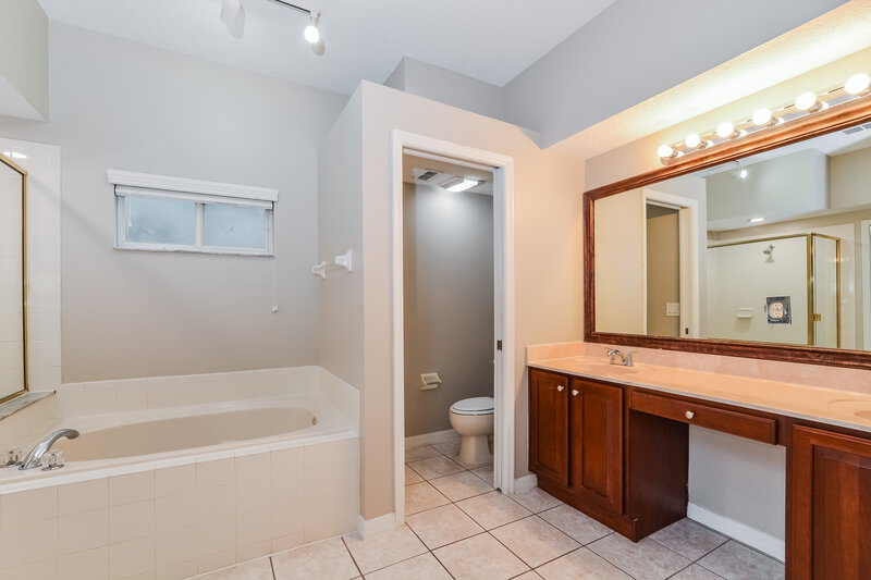 2,550/Mo, 1320 Falconwood Ct Apopka, FL 32712 Main Bathroom View