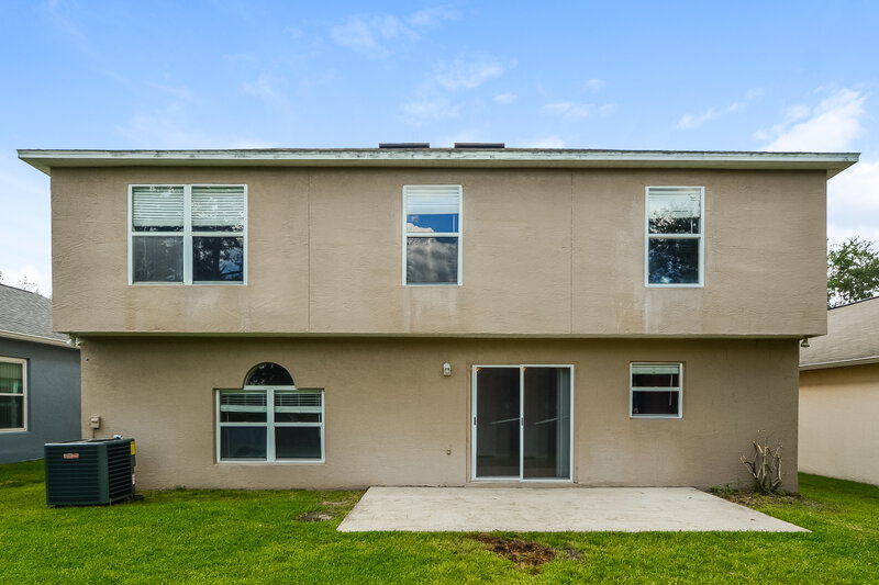 2,590/Mo, 4932 Fiske Cir Orlando, FL 32826 Rear View